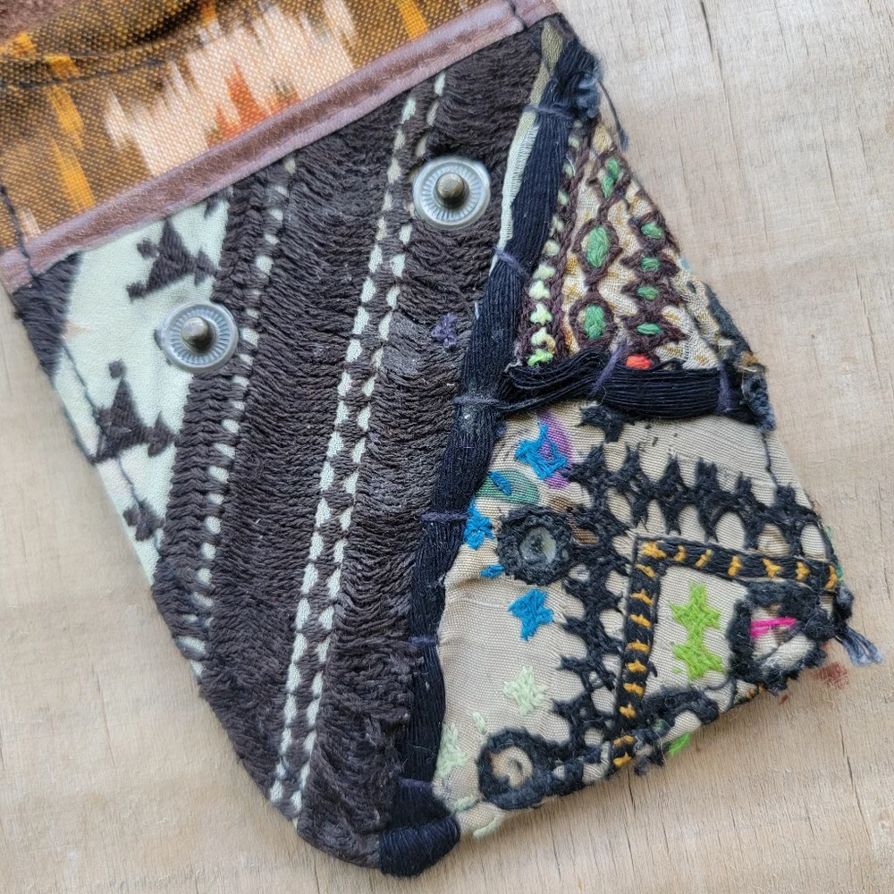 🎱🔮 Free People Boho Embroidered Repurposed vtg banjara hippie Wallet card case - Picture 6 of 16